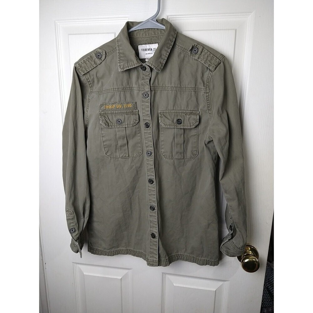 Forever 21 Olive Green Button Front Long Sleeve Army Shacket. Size S